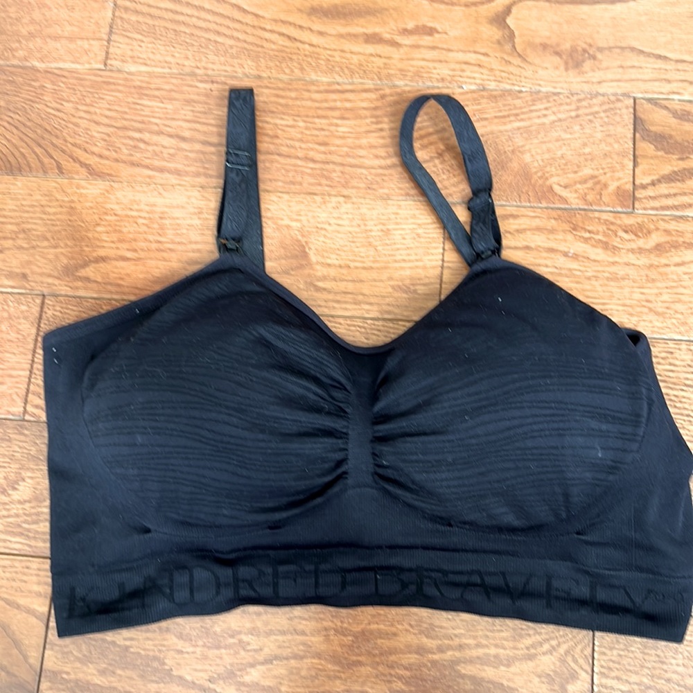 Minimalist Hands-Free Pumping & Nursing Plunge Bra